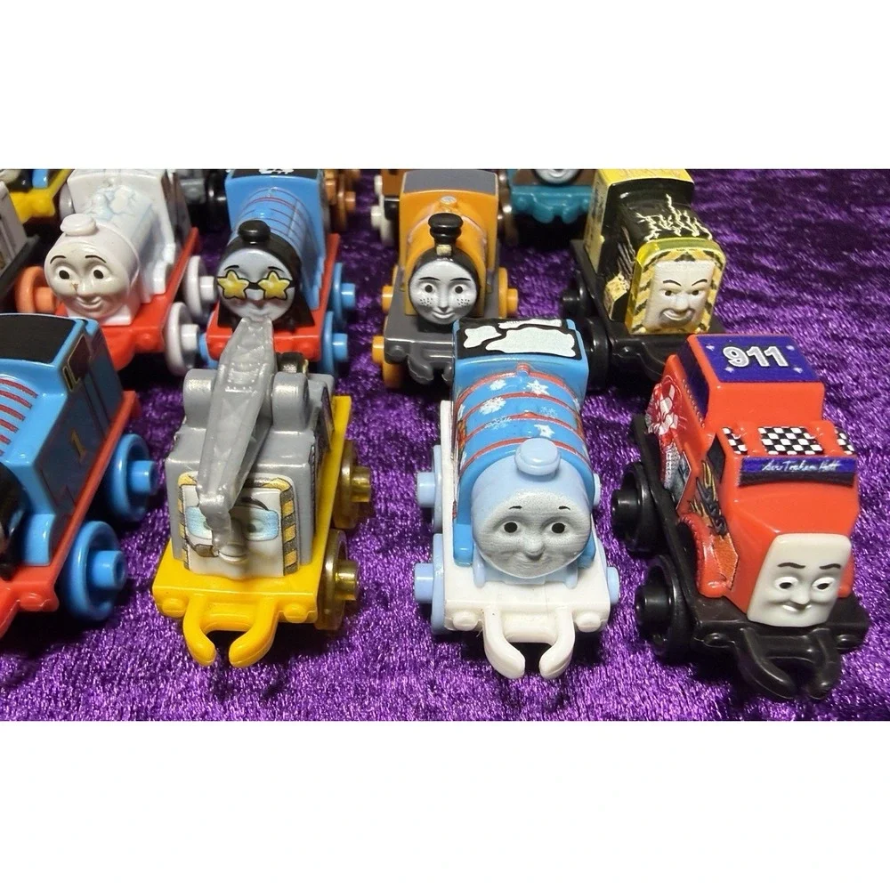 Thomas Train Minis‎ Lot Mixed Micro Engine Trains Mini Pretend Play Toys